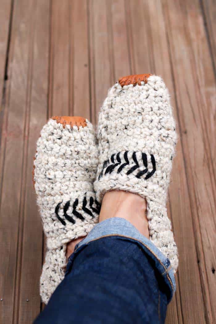 So cozy! Adult unisex crochet slippers pattern makes a perfect quick crochet gift idea. Made with Lion Brand Wool Ease Thick & Quick in "Oatmeal."